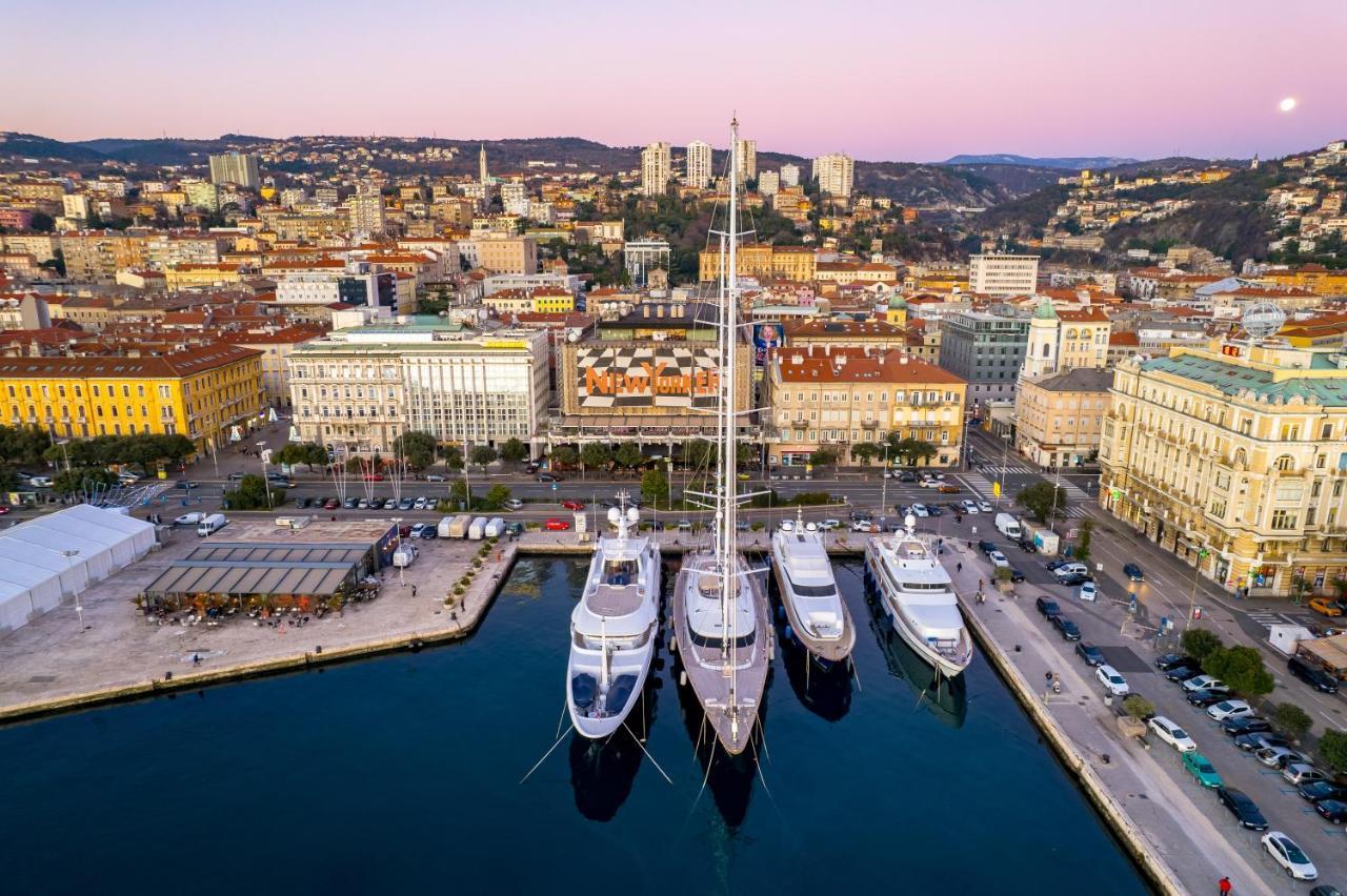 Area2 Center Luxury Apartment Rijeka Eksteriør bilde